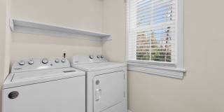Spacious 1 Bedroom Duplex in Trinity Park, blocks from Duke! - Renovated & Pet Friendly Gallery 16