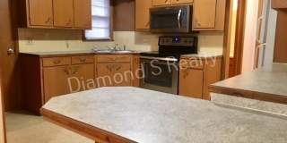LOCATION! LOCATION! LOCATION!  South Springfield Duplex Available! Gallery 7