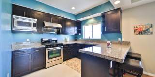 Beautiful 3 Bed/ 2.5 Baths Condo Gallery 5