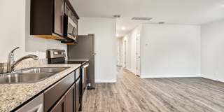 Spacious 3-Bedroom Home with Hardwood Floors & Modern Finishes in Seguin Gallery 9