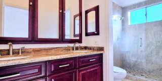 Beautiful 2bd Townhouse With Attached Garage, Private Patio, Pool/Hot Tub, & Clubhouse! Gallery 6