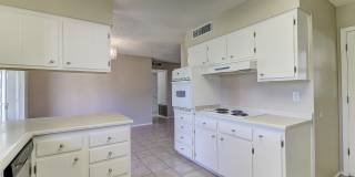 10645 W Saratoga Cir Gallery 9