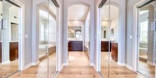 21 Portica Gallery 26