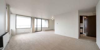 Stunning Queen Anne south slope condo with parking Gallery 5