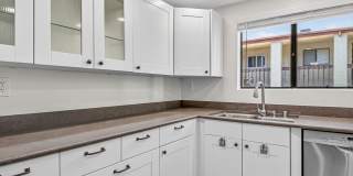 Stunning Updated 2BD/2BA Condo in Signal Hill AVAILABLE FOR IMMEDIATE MOVE IN Gallery 26