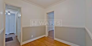 Charming 2BR/1BA Bungalow in Crestwood South Gallery 9
