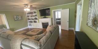 Spacious South Highlands 2 Bedroom Home with flex rooms! Gallery 6