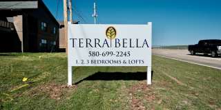 Upgraded & Specious Two Bedroom Must See!! Gallery 1