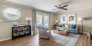 Smoky Crossing Apartment Homes Gallery 34