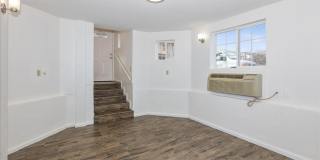 West Oakland 3 Bedroom Flat! Gallery 7