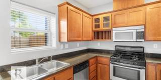 2 Bed/2.5 Bath Townhome in Central Point 2 Bed/2.5 Bath Townhome in Central Point Gallery 13