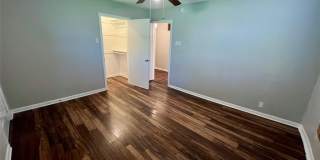300 W 4th Street Gallery 16