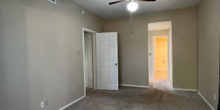 Wonderful 2/2 in Perfect Far West Location Gallery 10