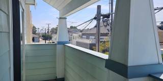 3 Bedroom Plus Home with Roof Top Deck Gallery 11