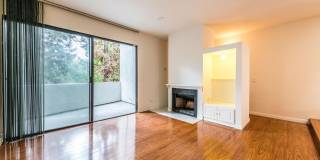 Modern Style 3 Bed / 3 Bath Townhouse + Bonus Room in North Alhambra! Gallery 1