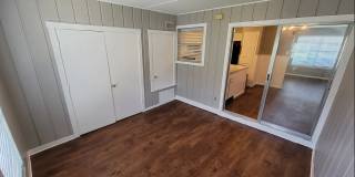 **APPLICATION RECEIVED** *COMING SOON* 2 Bedroom / 1 Bath Home South Side Lions Park! Gallery 16