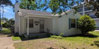 2 bedroom 1 bath near Campus Available Now Gallery 1