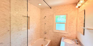 Fantastic 3 bed - 2 bath Home with backyard in North Hills Gallery 24