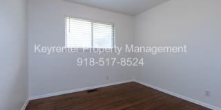 3 Bed 1.5 Bath in Great Midtown Location! Gallery 19