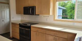Bayview Condo 2 Bedrooms with Gas Fireplace  - S State St Gallery 14