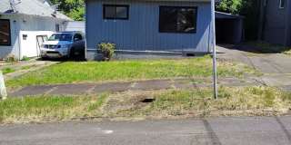 Great 2-bedroom home close to downtown Gallery 1