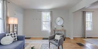 Cozy 1 Bedroom Bungalow!! Gallery 9
