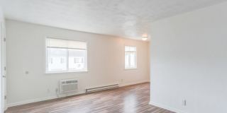 Harbor Square Gallery 10