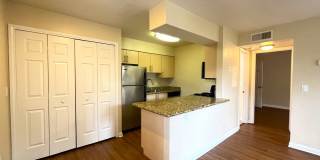 1 bed, 1 bath located in Corona! Gallery 4