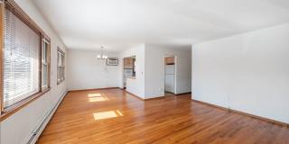 Large 3 Bedroom Apt + Private Office Space Gallery 5