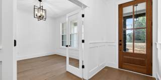 1625 N Main Street Gallery 9