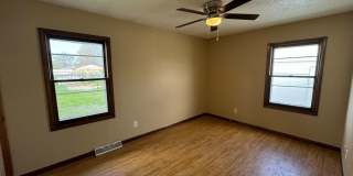 Charming and Spacious East Moline Home! Charming and Spacious East Moline Home! Gallery 8