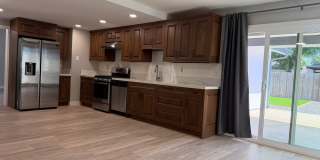 Absolutely gorgeous 3 bedroom 2 bath house Gallery 15