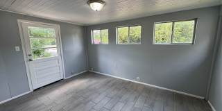 South Fountain Square 2 Bed 1.5 Bath Gallery 5