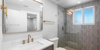 1365 Bay Ter Gallery 50