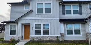 1017 East Lockhart Street Gallery 16