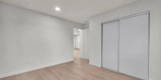 239-237 E 65th St Gallery 13