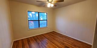 919 South Clements Street Gallery 4