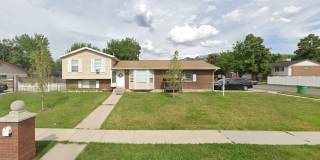Spacious 2-Bedroom Upstairs Unit in Sandy Gallery 1