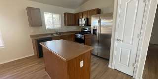 4 bed 2 bath home in Huning Ranch. Gallery 11