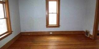 112 E Davis Avenue Gallery 7