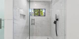 116 W 1st Ct Gallery 31