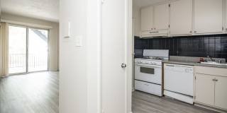 Newly Updated 1/1 Condo 1 Mile From Downtown Decatur! Gallery 1