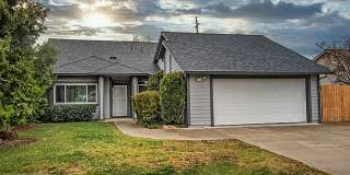 3 Bedroom Home With Bonus Loft Gallery 1
