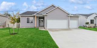 PRIVATE BACKYARD!! 4 Bedroom, 3 Bath Home in Ankeny Gallery 1