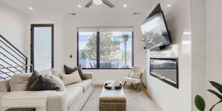 Stylish 2BR Boulder Retreat | Rooftop Deck & Prime Location Gallery 11