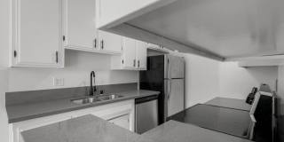 8011 W. Romaine Street Gallery 25