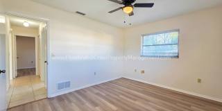 GULF GATE SARASOTA! OUTSTANDING 3 BEDROOM/2 BATH HOME WITH EXTRA LARGE YARD! Gallery 26