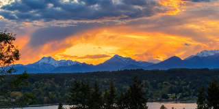 Charming and Bright 3 bed in Convenient Poulsbo community with amazing views! Gallery 3