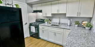 Verona at District Gallery 9