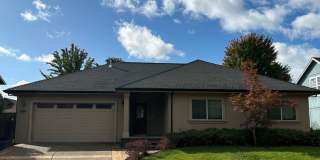 3 Bedroom 2 Bath Home in Central Point! Gallery 1